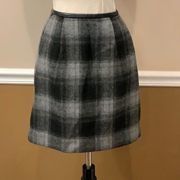 Gap| Black & Gray Plaid Wool Blend Mini Skirt 4 Faux Leather Detail - Picture 4 of 12
